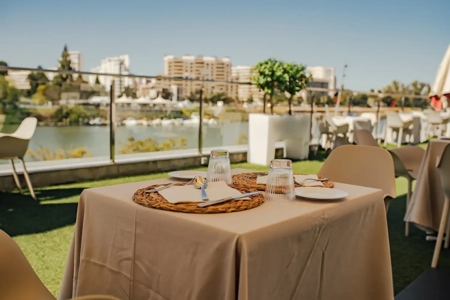 Muelle 21 restaurant Seville