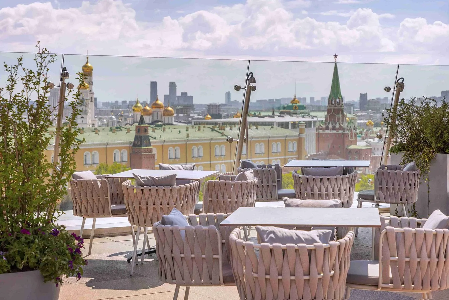 O2 Lounge restaurant Moscow