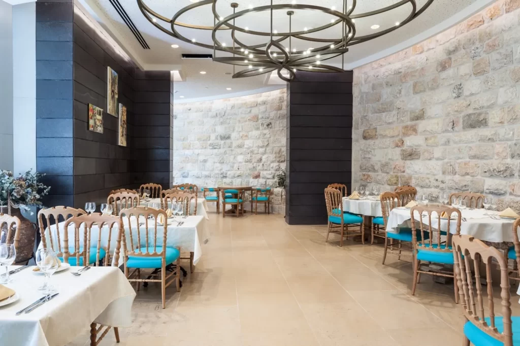 Reservation at OUD restaurant Nazareth KEYS