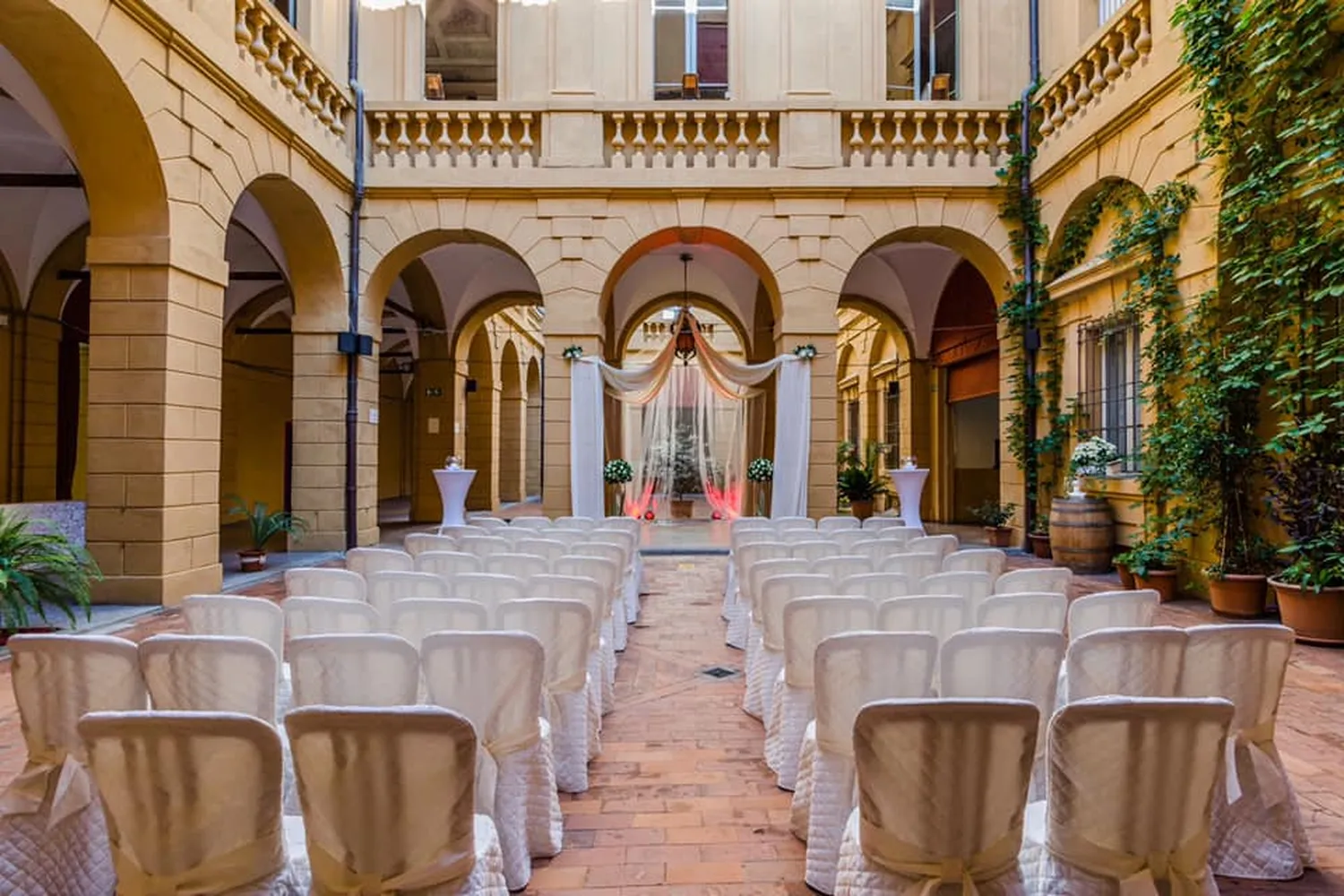 Palazzo Gnudi restaurant Bologna