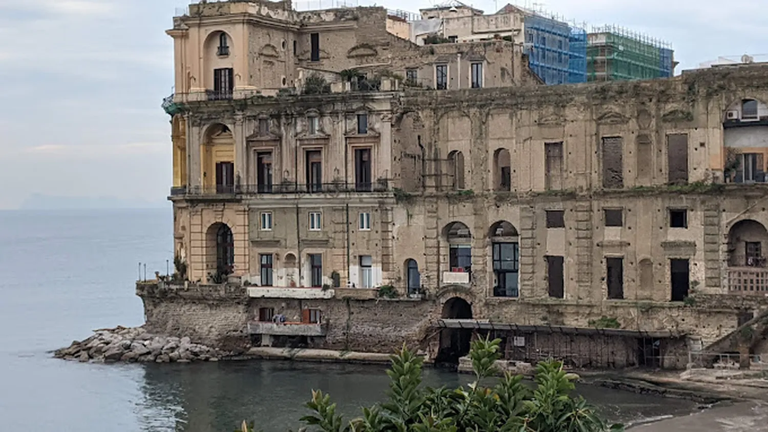 Palazzo Petrucci restaurant Naples