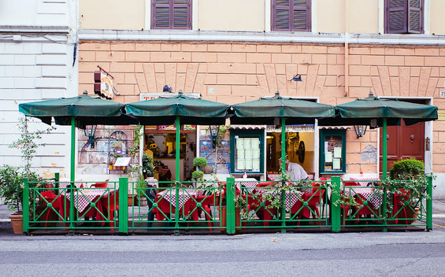 Romano La Lupa restaurant Roma