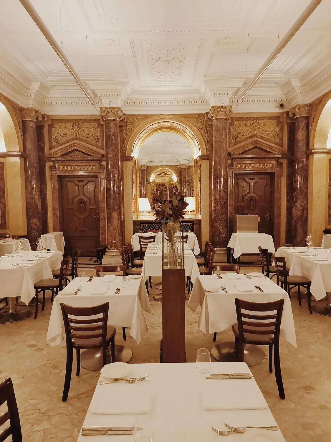 Vestibül restaurant Vienna