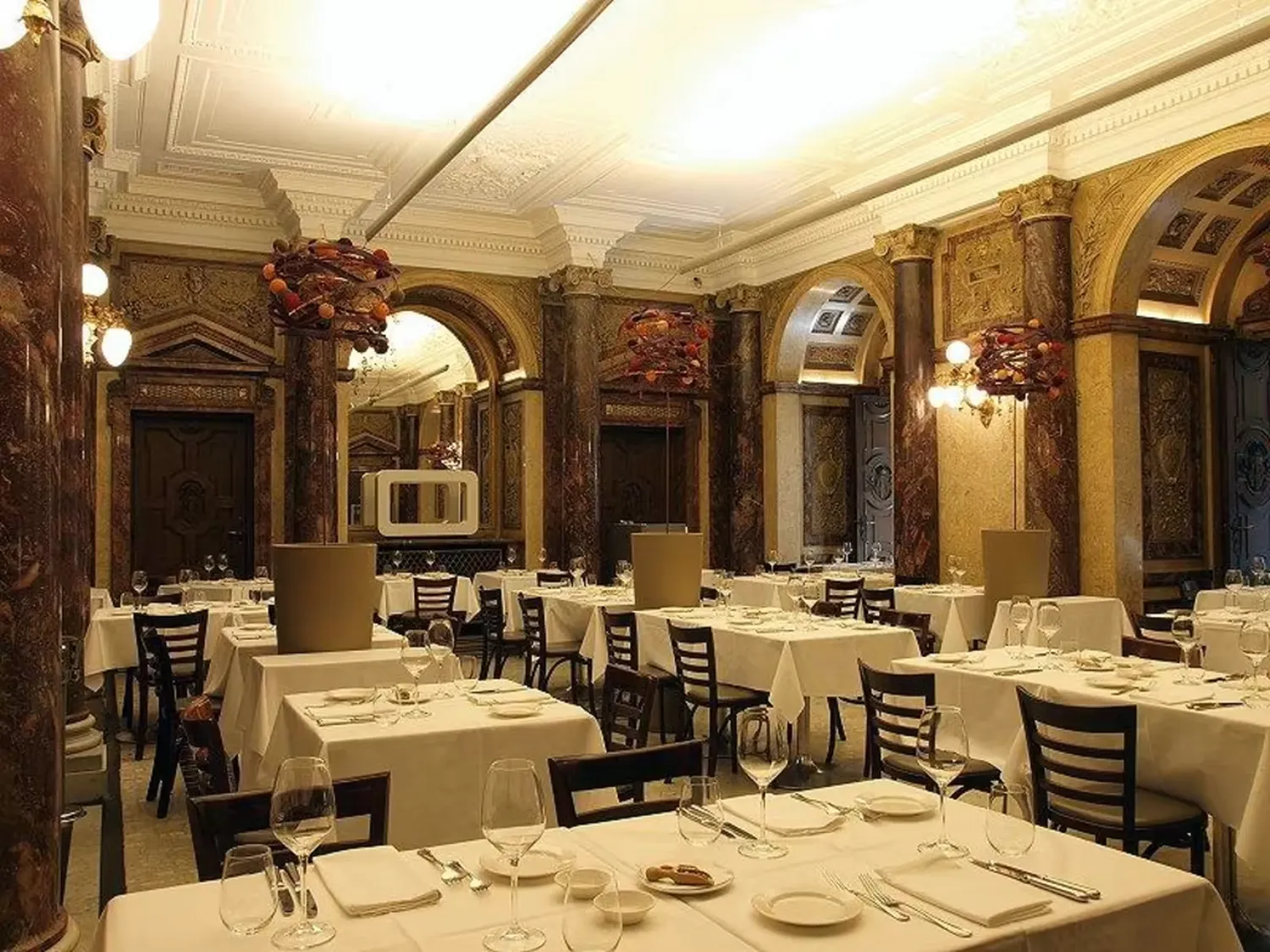 Vestibül restaurant Vienna