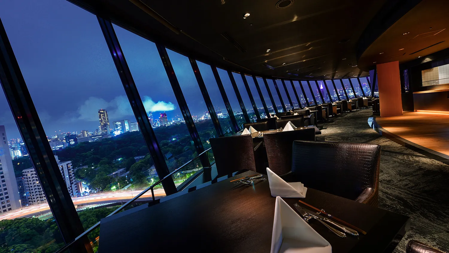 View & Dining the Sky Restaurant Tokyo