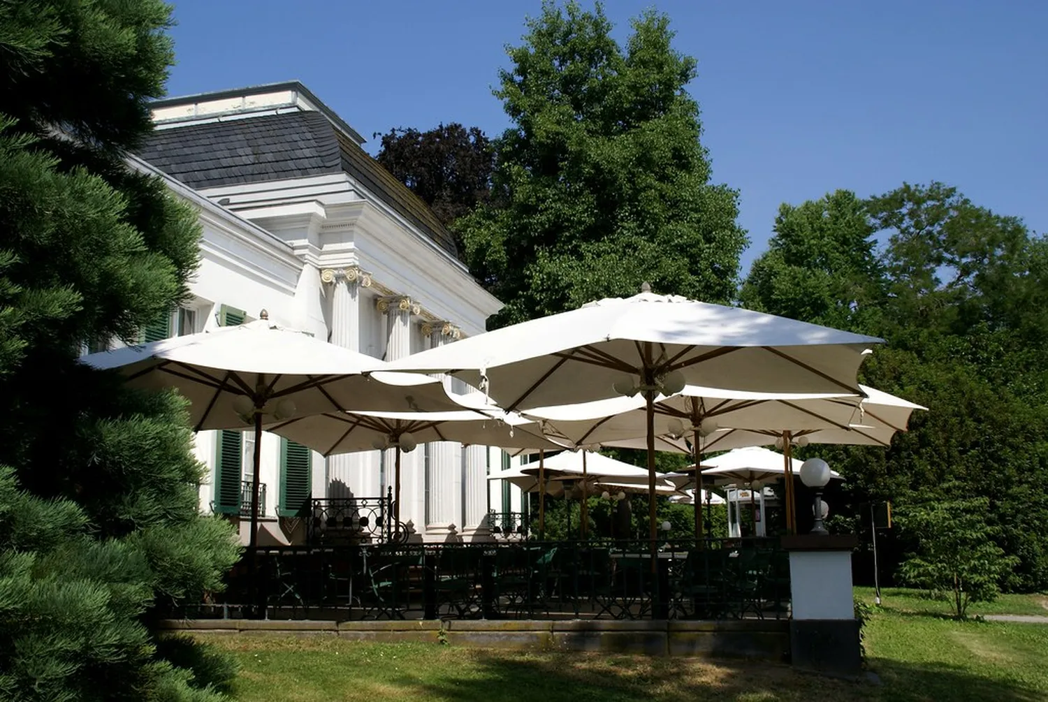 Villa Leonhardi restaurant Francfort