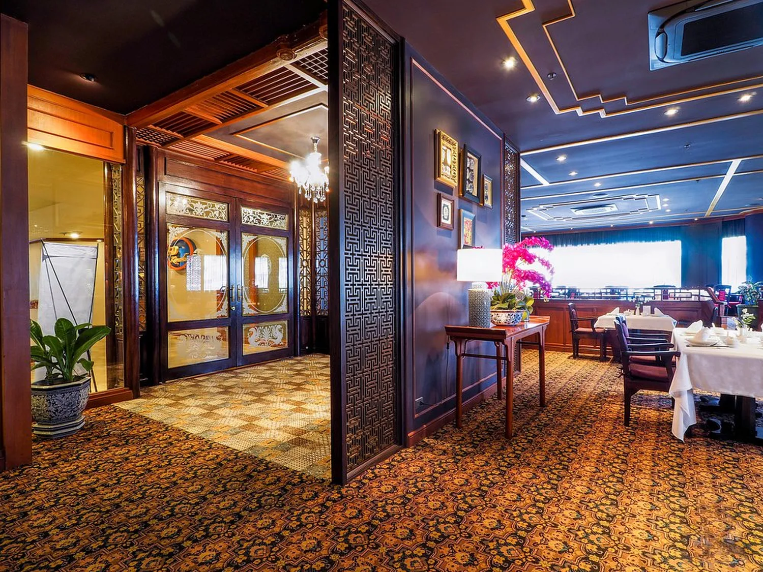 Yan Long restaurant Phuket