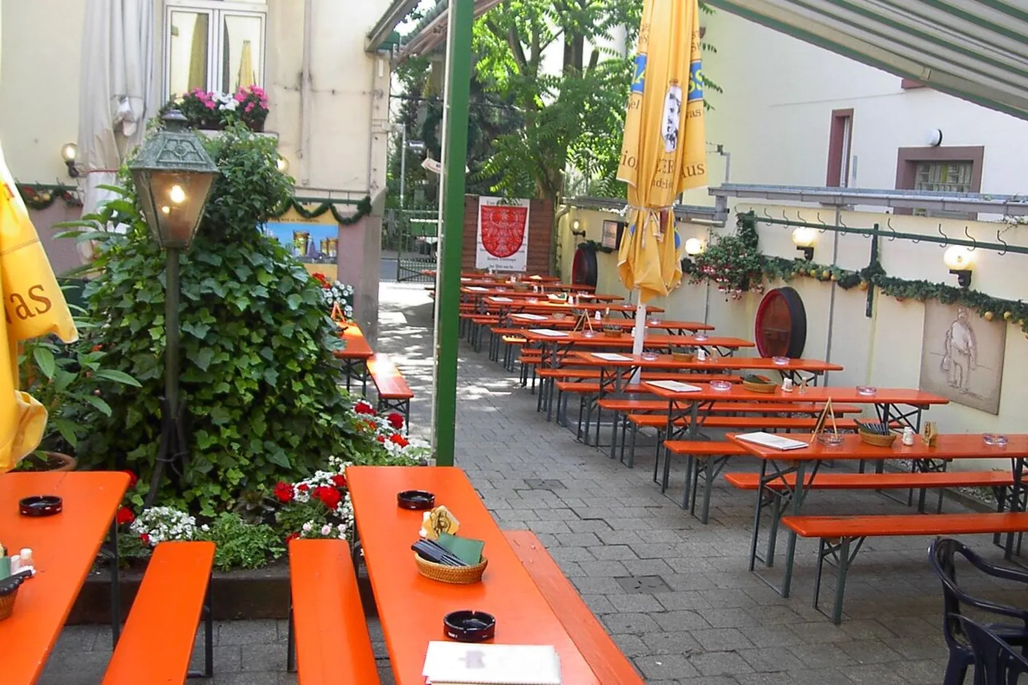 Zur Schönen restaurant Francfort