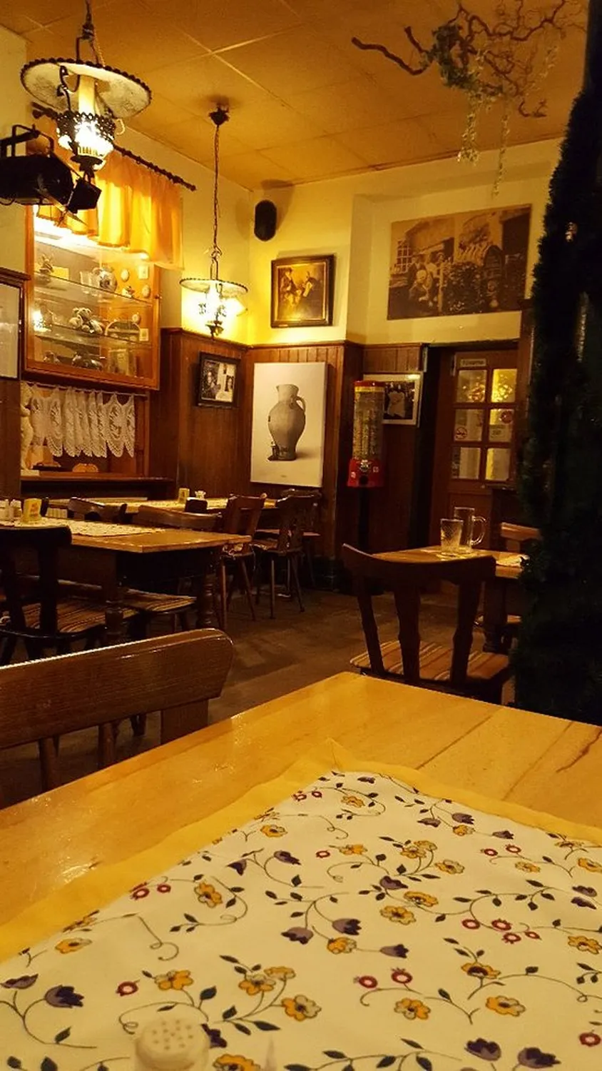 Zur Schönen restaurant Francfort