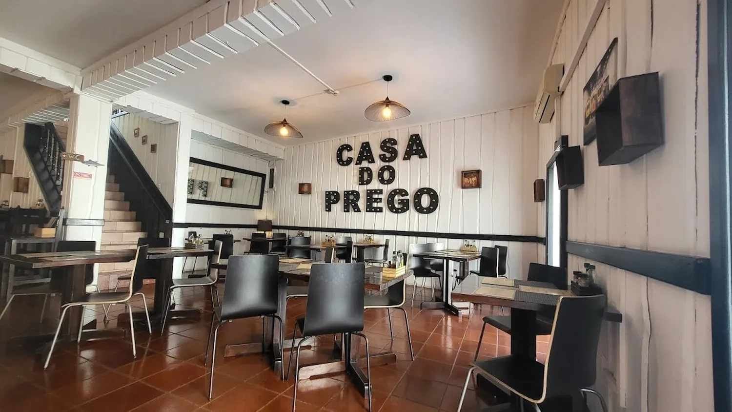 Casa do Prego restaurant Lagos