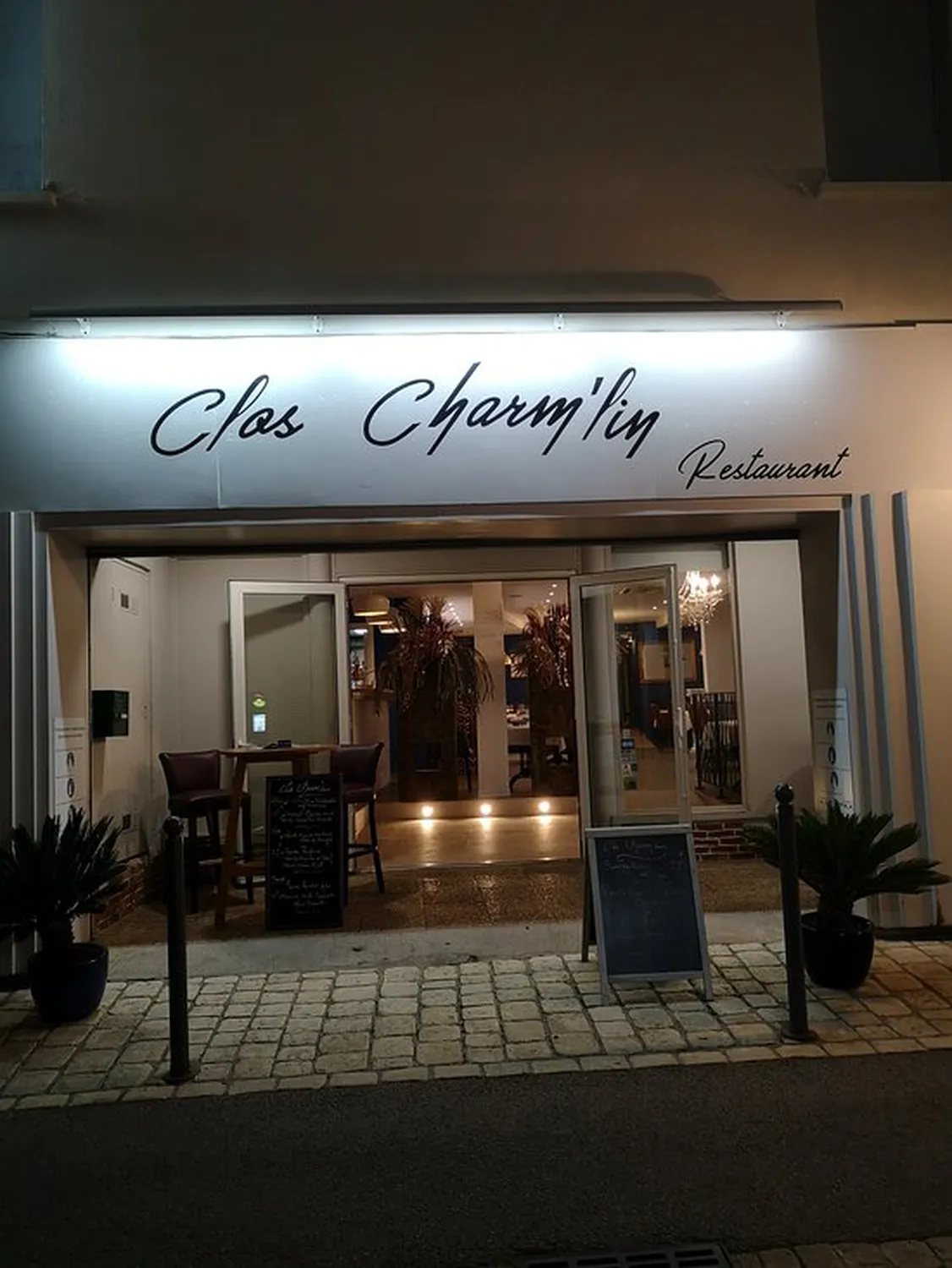 Clos Charm' Lin restaurant Grimaud