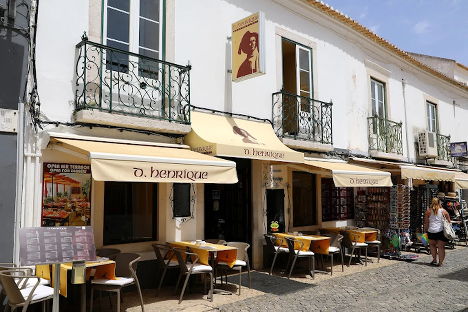 Dom Henrique restaurant Lagos