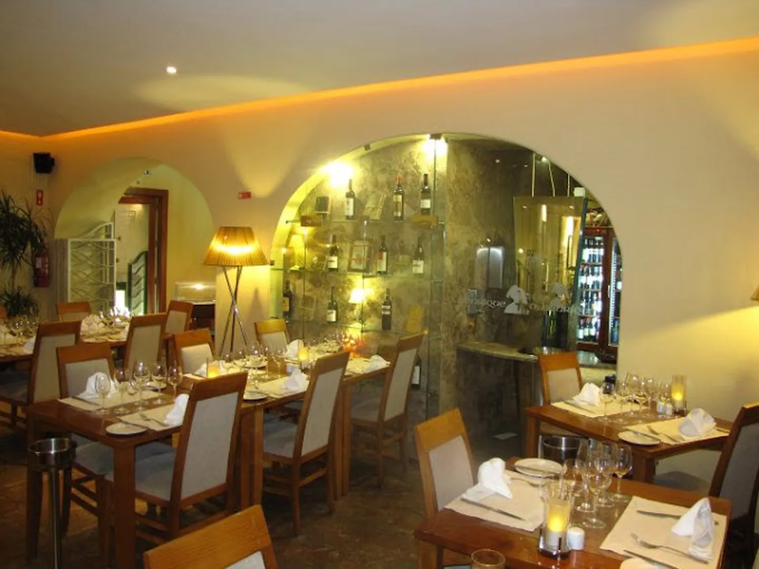 Dom Henrique restaurant Lagos