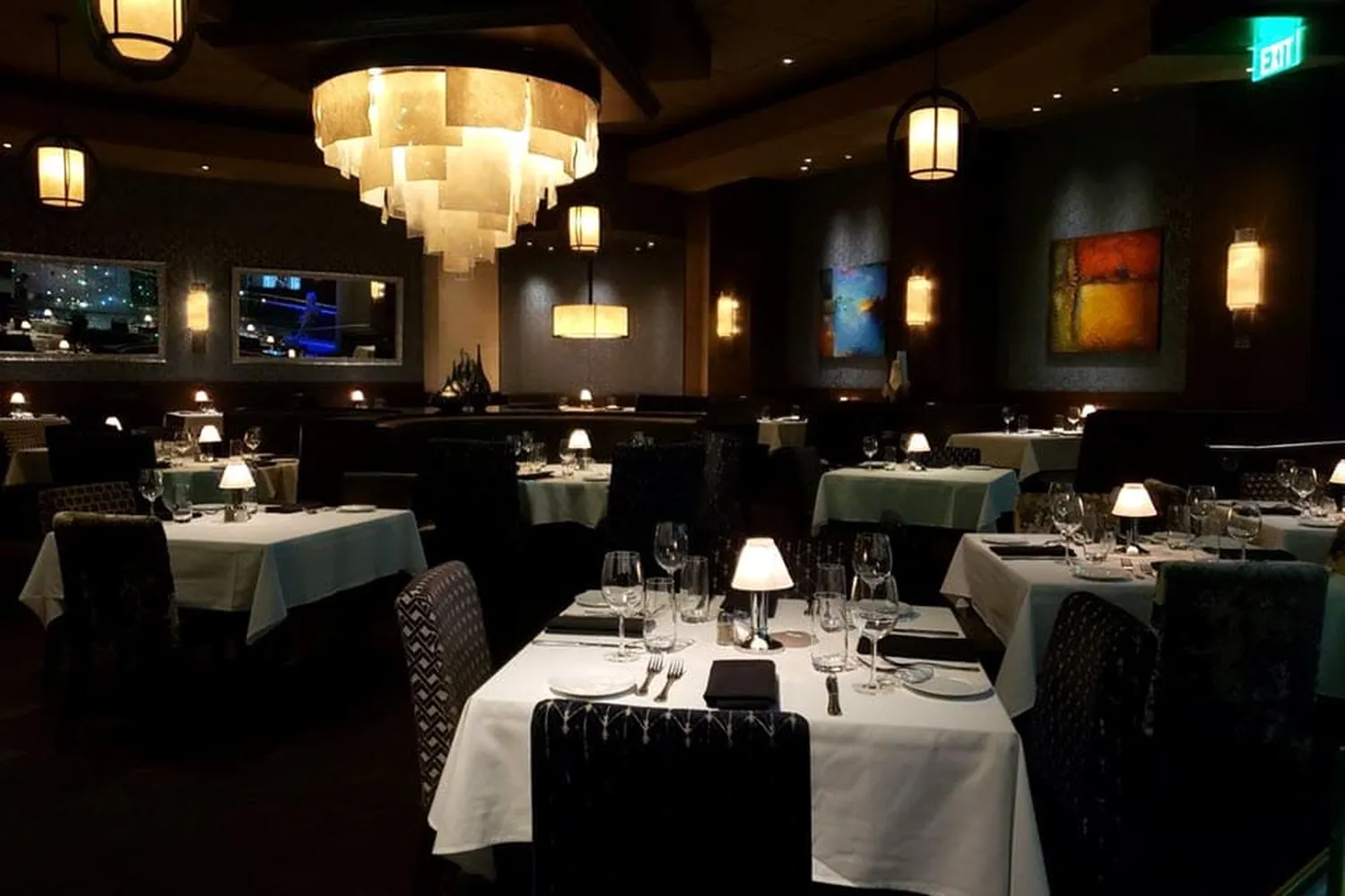 Reservation at EDDIE V'S restaurant - Charlotte | KEYS