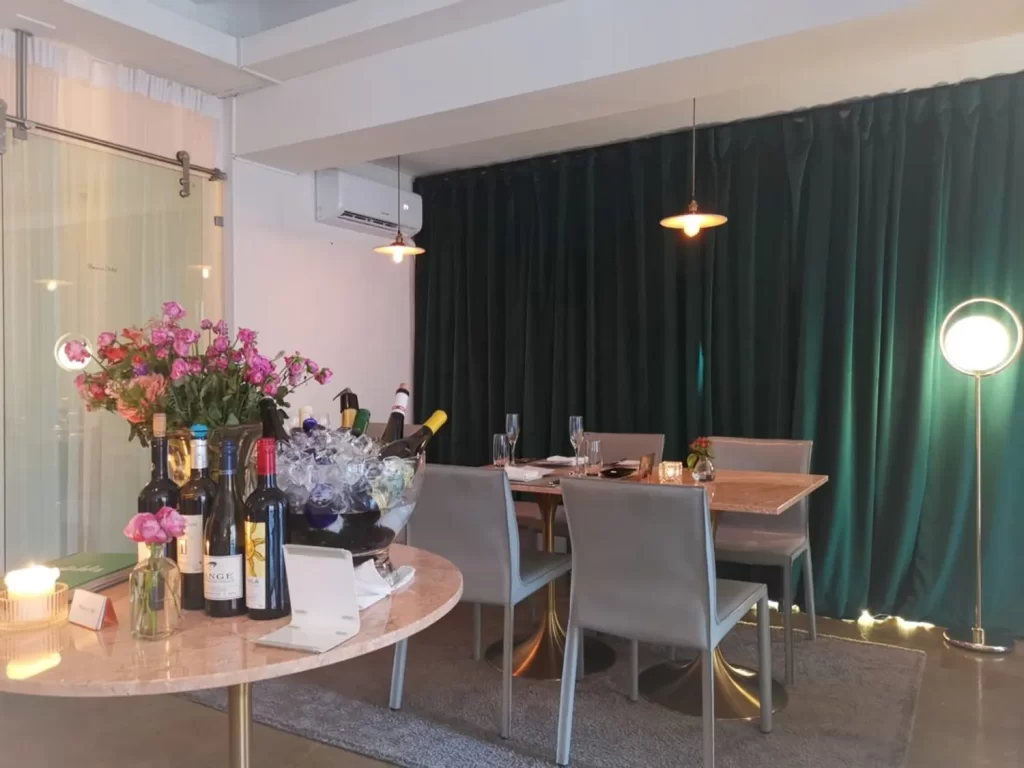 Reservation at FLOWER CHILD Restaurant Seoul KEYS