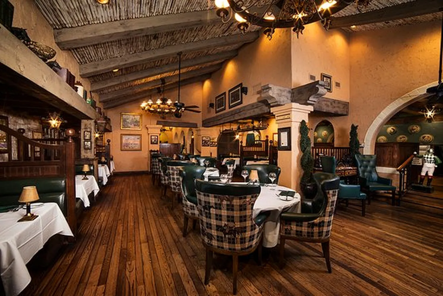 Harris Ranch restaurant - Coalinga