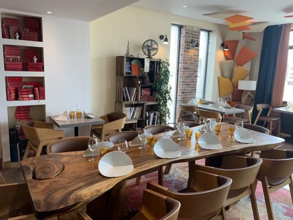 Reservation at LE BOUILLON restaurant La Rochelle KEYS