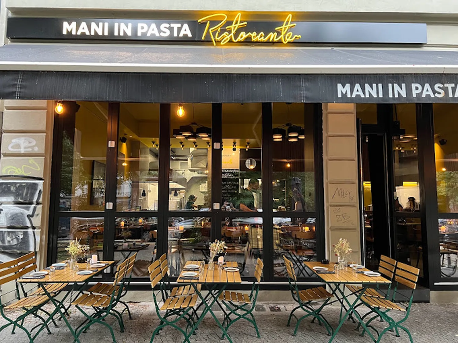 Mani in Pasta restaurant Berlin