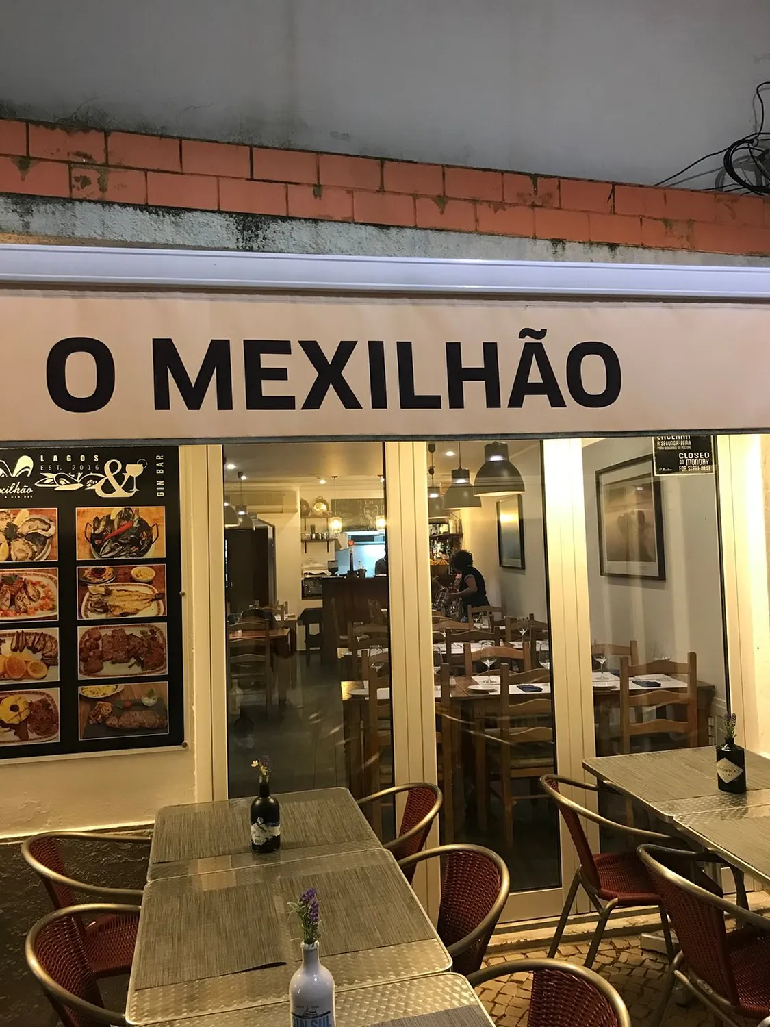 O Mexilhão restaurant Lagos