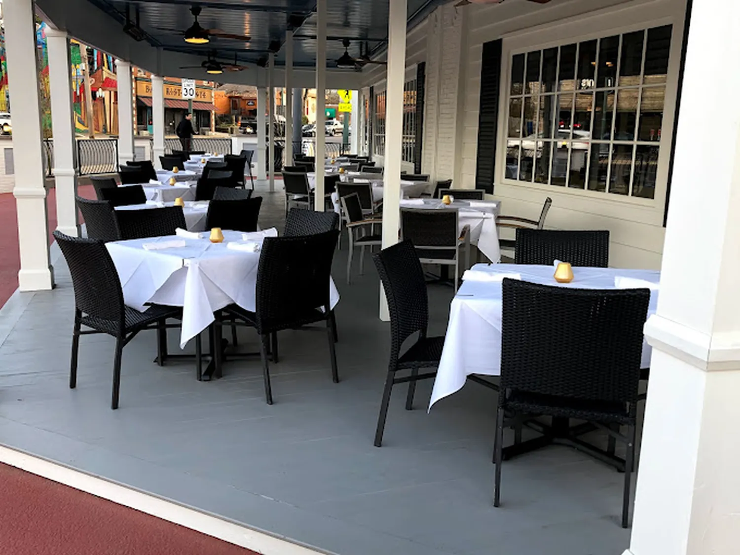 Porch parlor restaurant Memphis