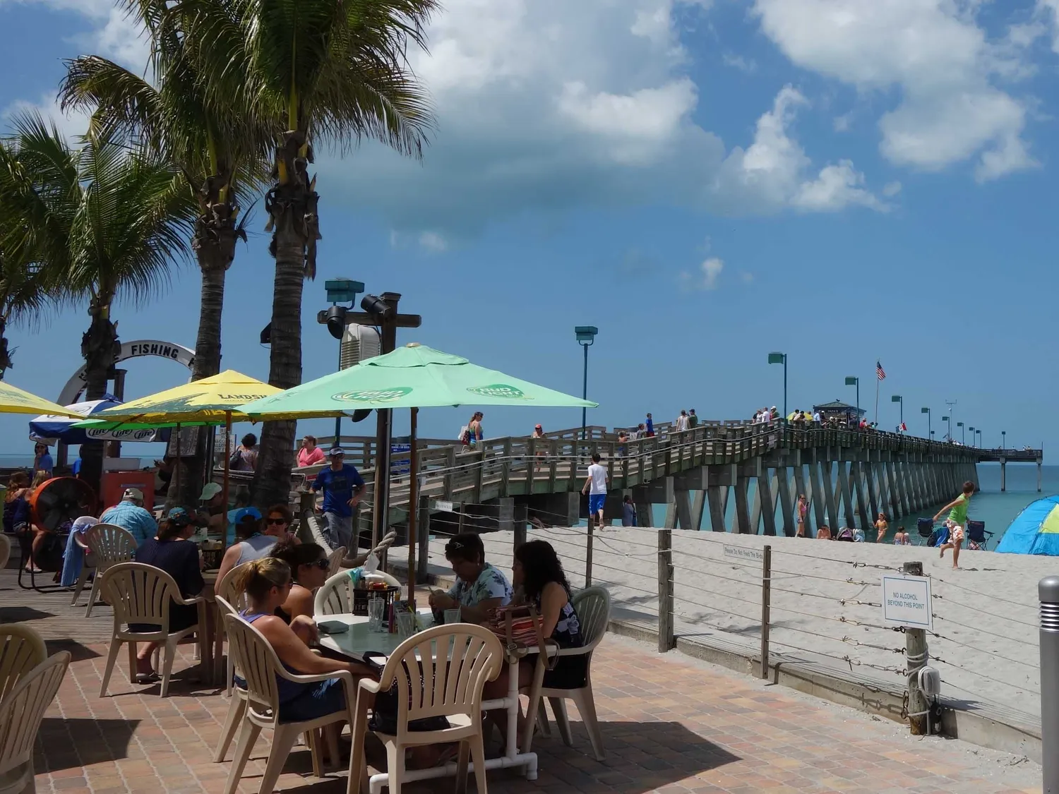 Sharky's On the Pier Restaurant Venise