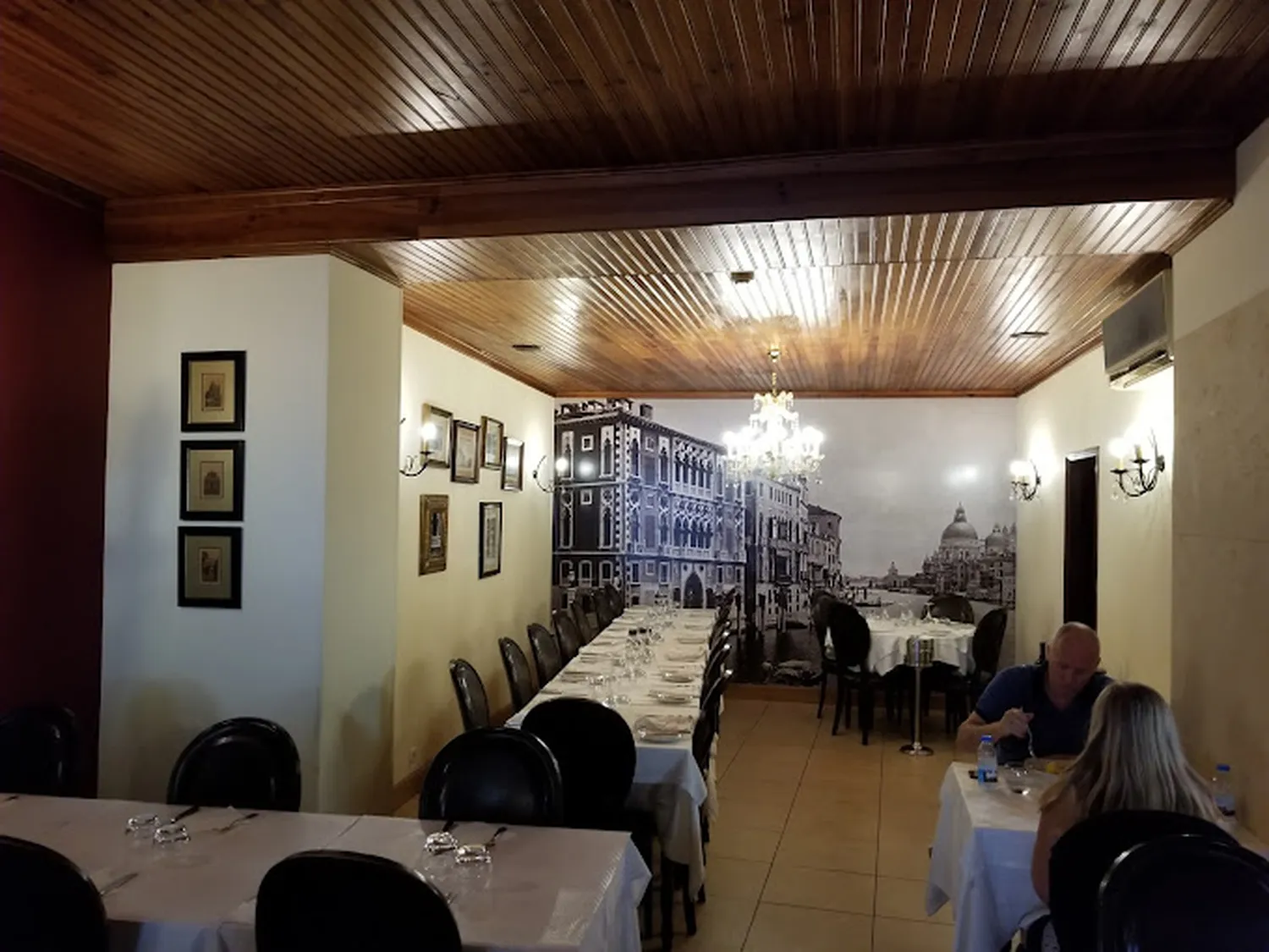 Veneza restaurant Lagos