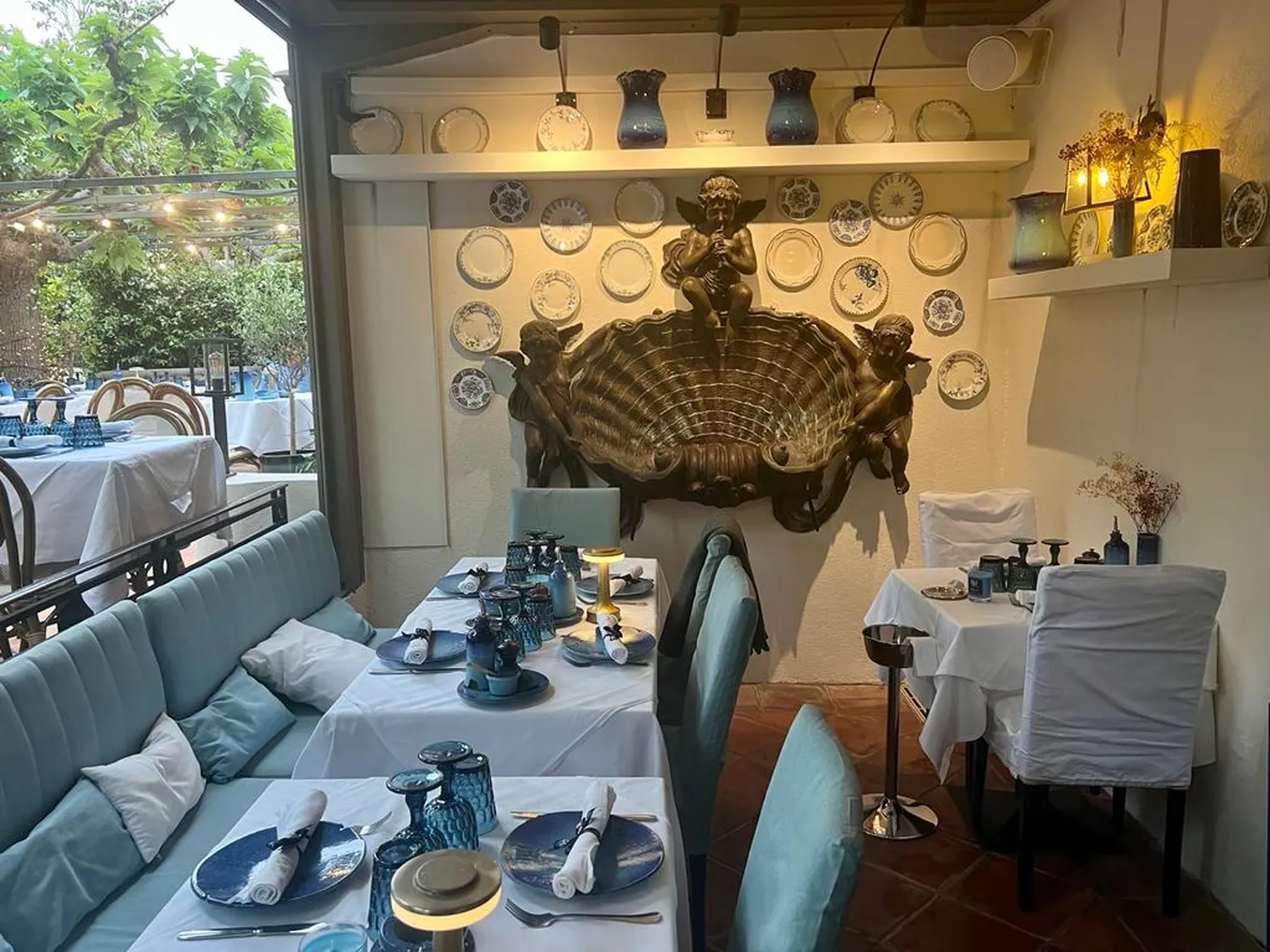 villa azur restaurant saint-tropez