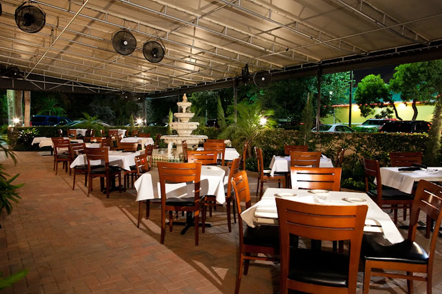 BISTRO MEZZALUNA Restaurant Fort Lauderdale