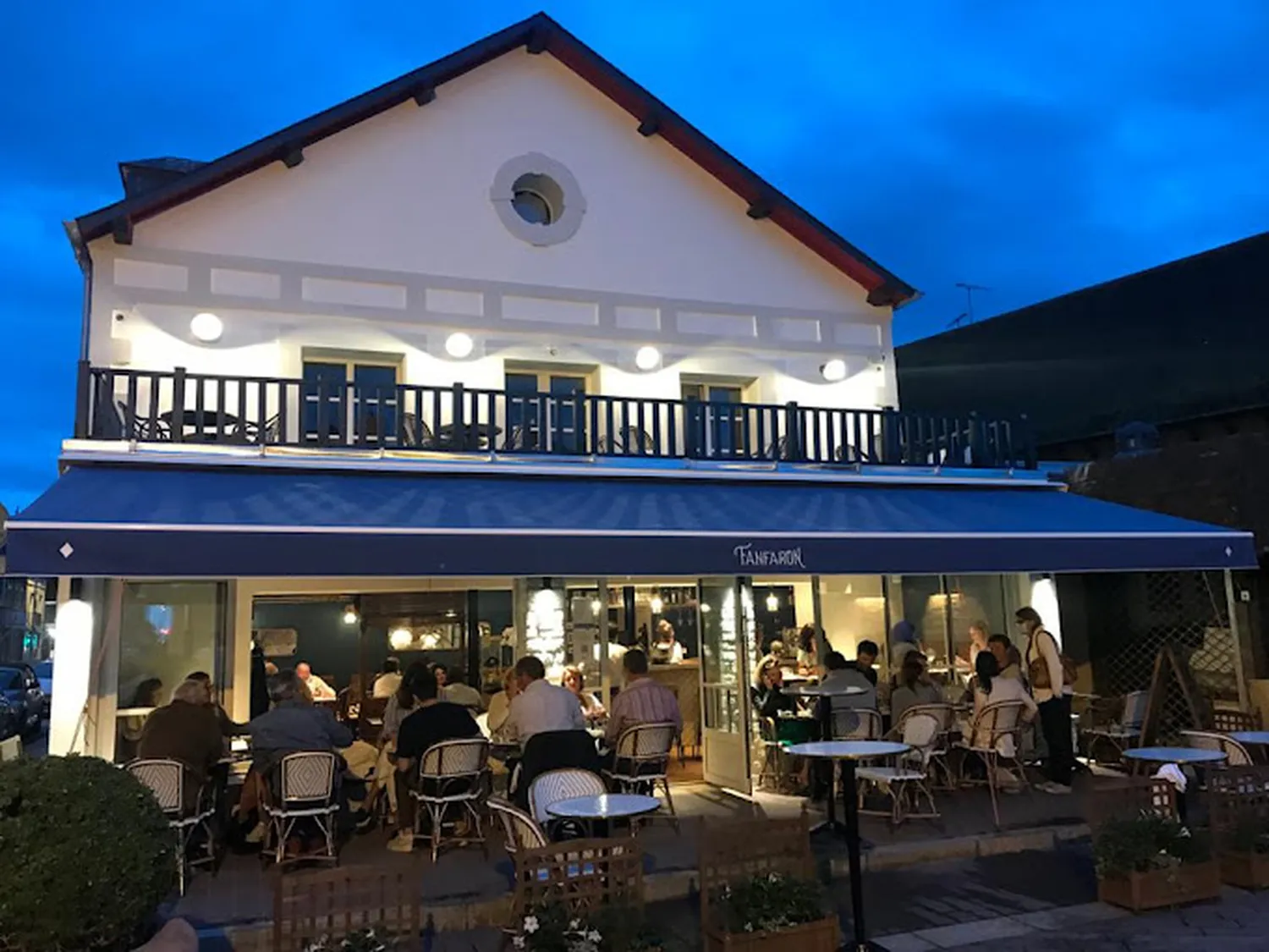 FANFARON Restaurant Deauville