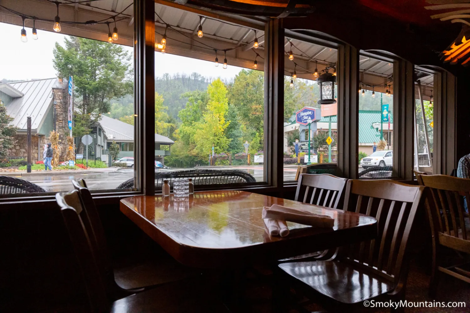 THE PEDDLER Restaurant Gatlinburg