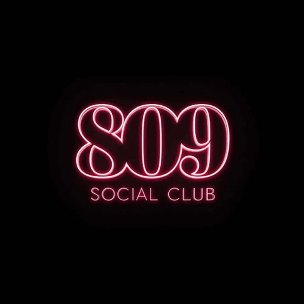 809 social club La Garde