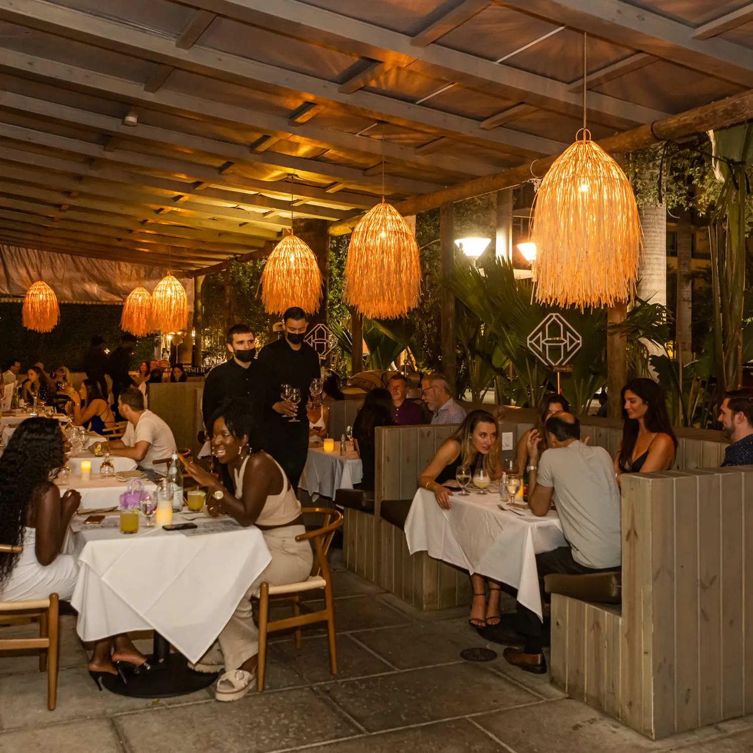 Μau Miami restaurant