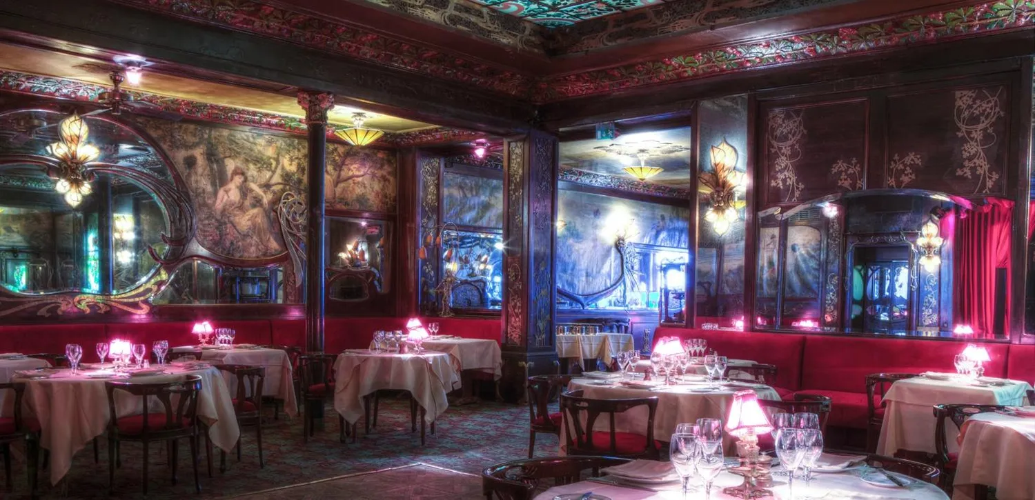 Maxim's restaurant Paris