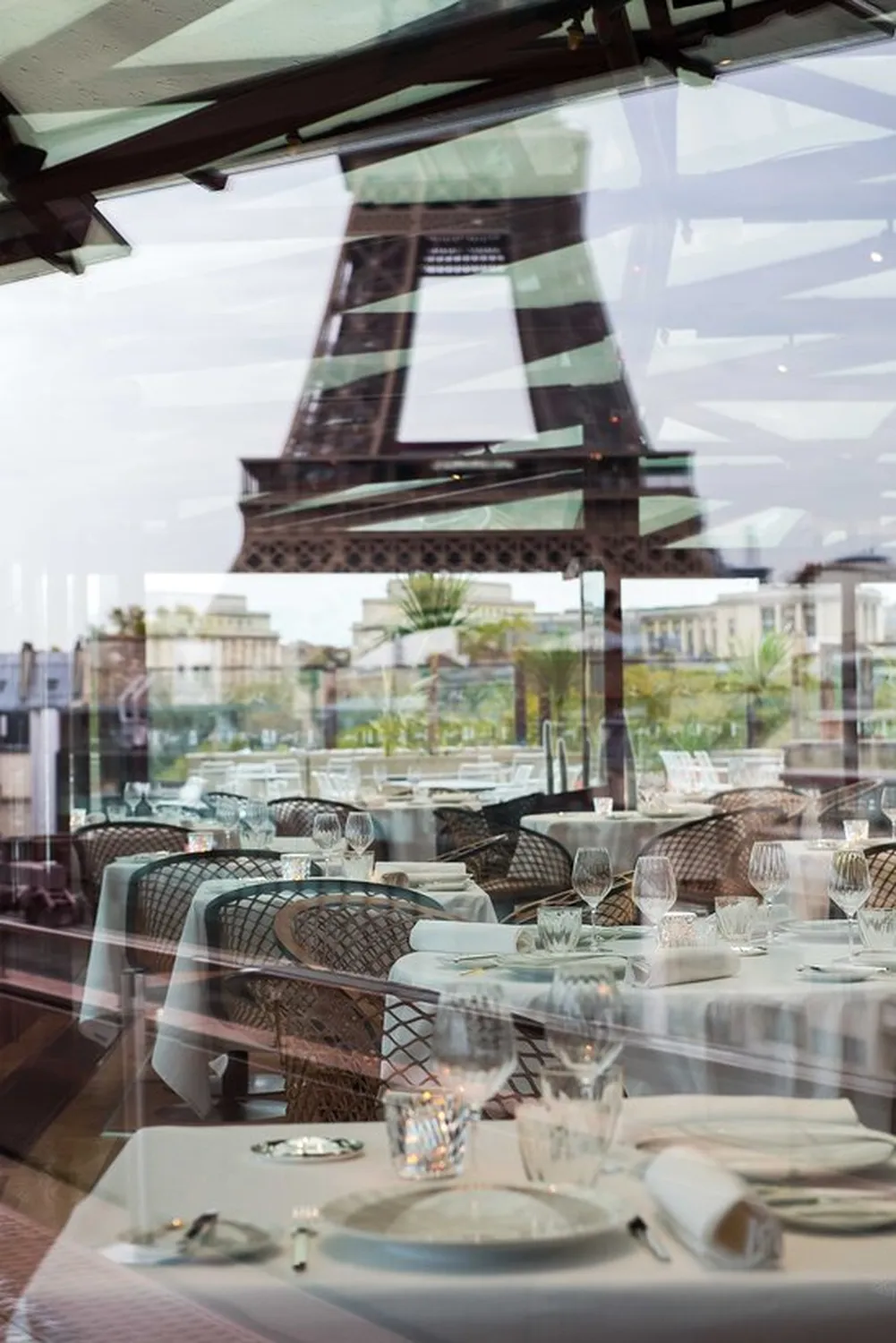 Reservation at LES OMBRES restaurant - Paris | KEYS