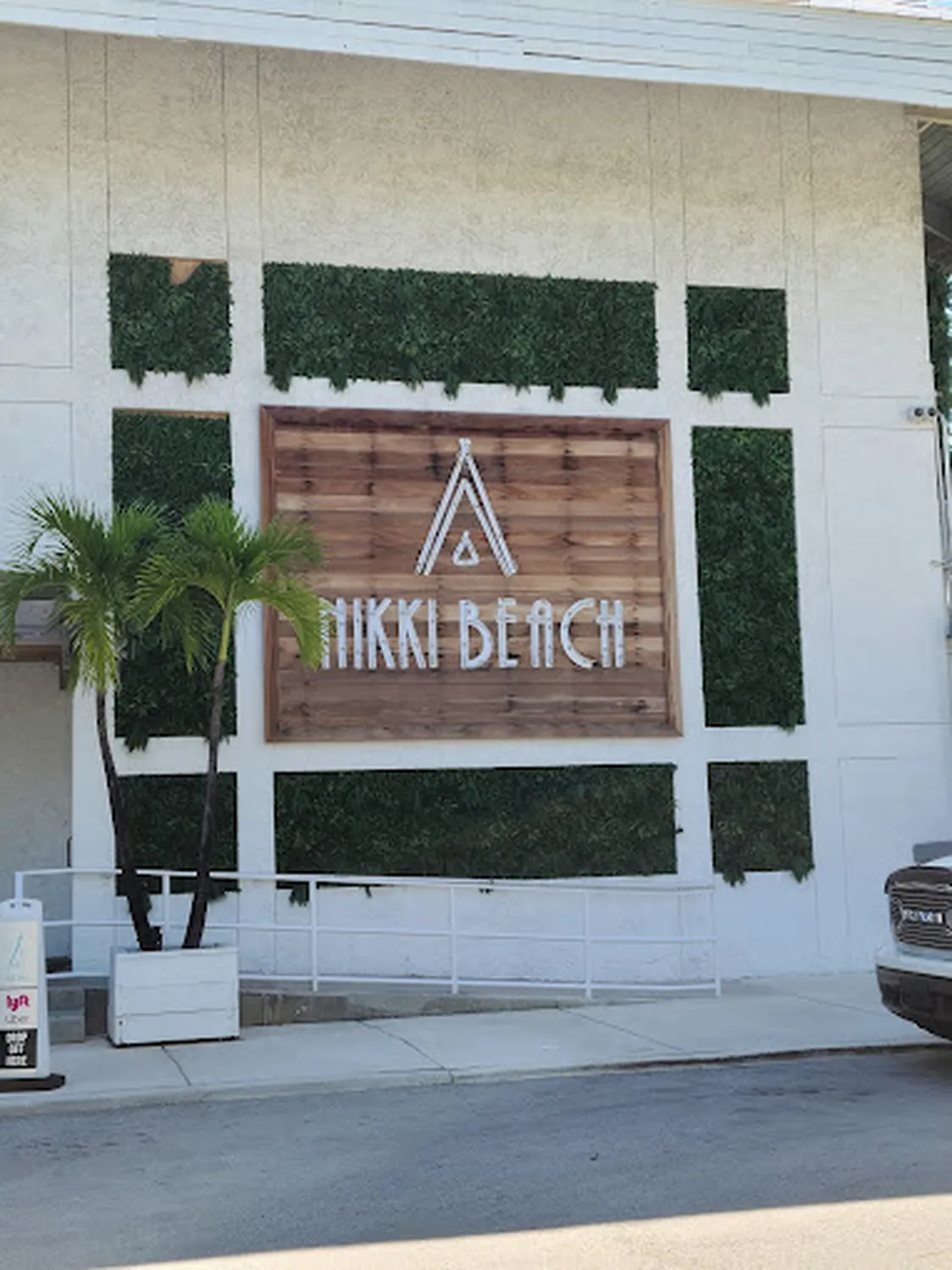 Nikki restaurant Miami Beach