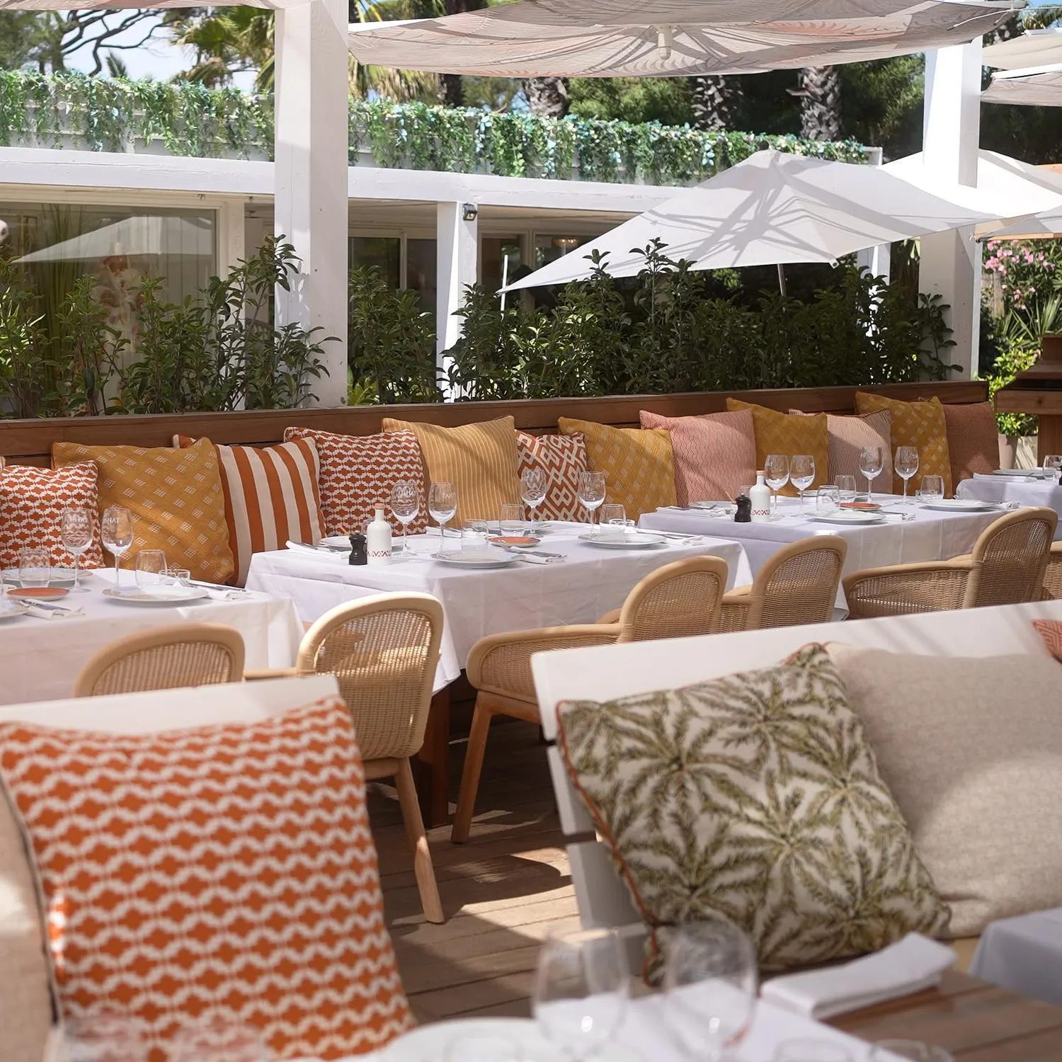 Tahiti Beach restaurant Saint-Tropez